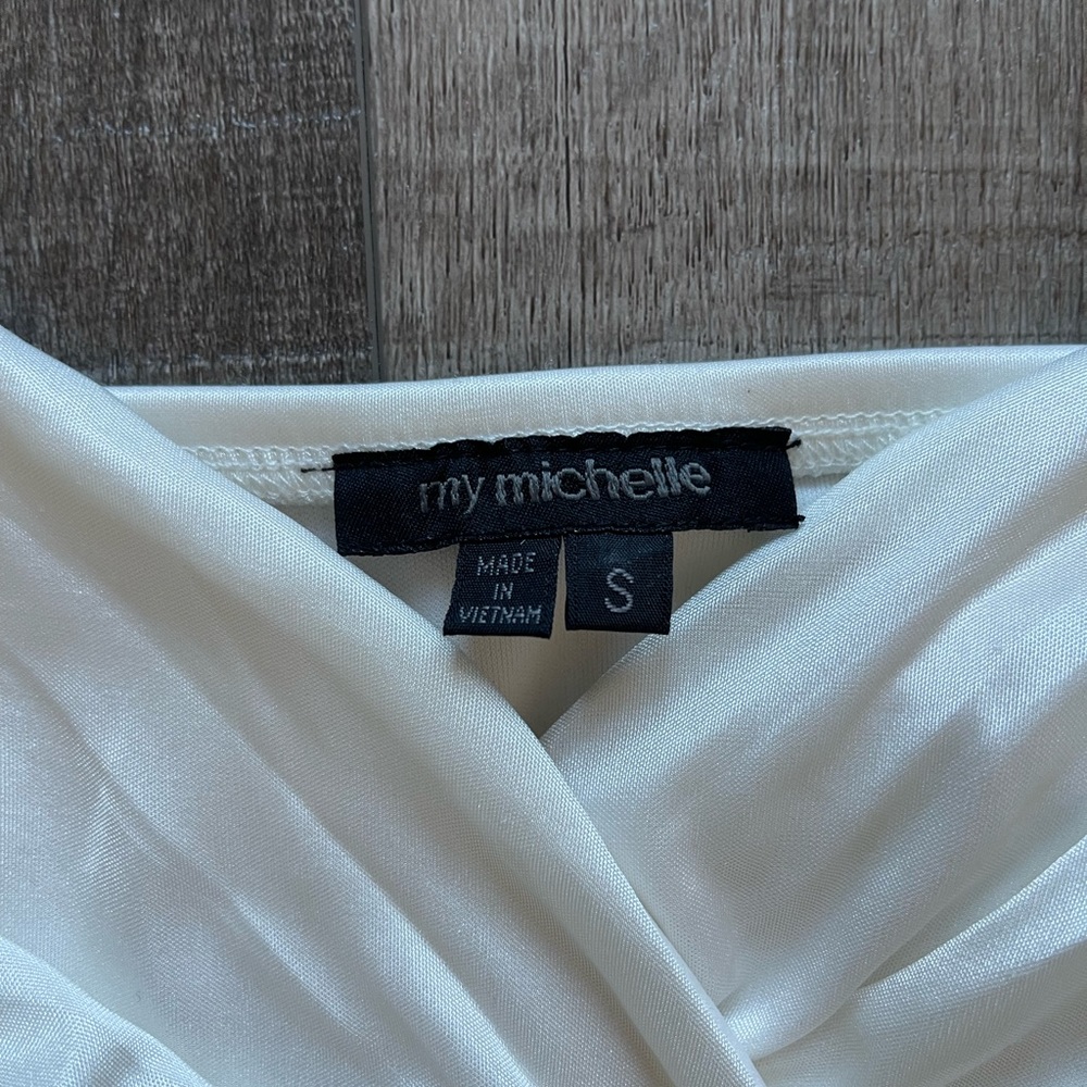 WHITE DRESS - Picture 2 of 5